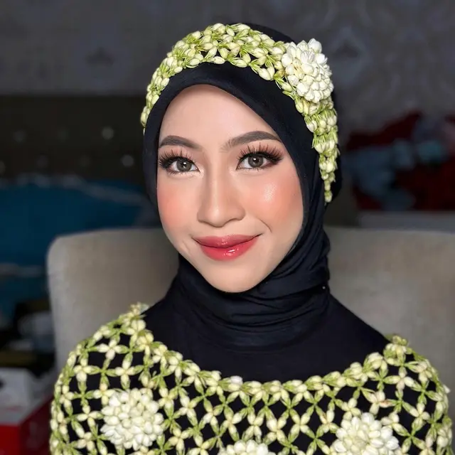 8 Potret Makeup Flawless Adiba Khanza dari Malam Bainai hingga Resepsi Pernikahan, Cantik Manglingi