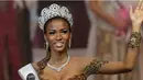 Terpilihnya Leila Lopes sebagai Miss Universe 2011 mendobrak standar kecantikan perempuan dunia dengan kulit putih. Perempuan asal Angola itu membuktikan kulit berwarna gelap juga bisa tampil cantik (instagram/pageanttrend)