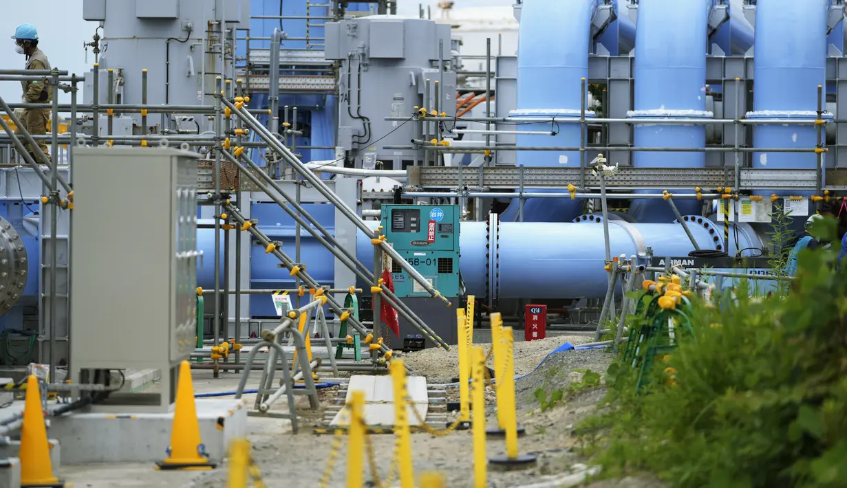 Pembangkit listrik tenaga nuklir Fukushima Daiichi ini dioperasikan oleh Tokyo Electric Power Company Holdings, juga dikenal sebagai TEPCO. (AP Photo/Hiro Komae)