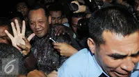Sekretaris MA, Nurhadi usai diperiksa KPK, Jakarta, Jumat (3/6). Nurhadi memilih diam seribu bahasa saat wartawan mengajukan pertanyaan. (Liputan6.com/Helmi Afandi) 