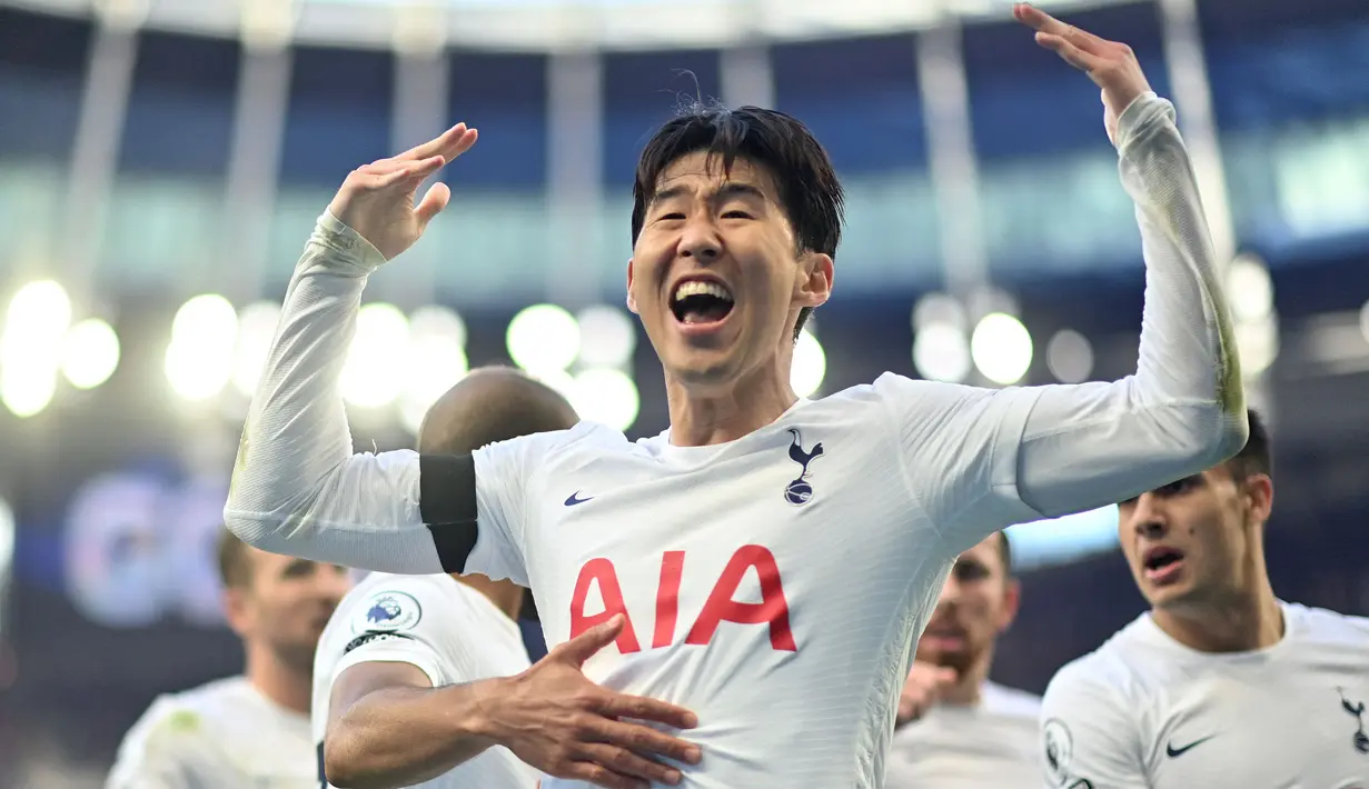 Son Heung Min merupakan pemain berkebangsaan Korea Selatan yang berjasa membawa Tottenham Hotspur hingga babak final Liga Champions untuk pertama kalinya di tahun 2019. Hal tersebut membuat Son masuk ke dalam nominasi Ballon d'Or 2019 dengan menempati urutan ke 22. (AFP/Justin Tallis)