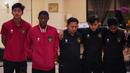 Reaksi kecewa sejumlah pemain dan official Timnas Indonesia U-20 setelah FIFA membatalkan Indonesia sebagai tuan rumah Piala Dunia U-20 2023 pada Rabu (29/03/2023) malam WIB. (Dok. PSSI)