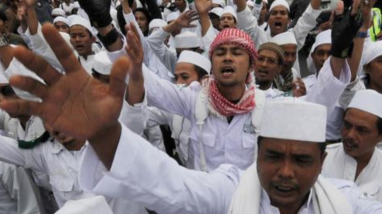 Solidaritas Rohingya, FPI lempari Klenteng di Makassar
