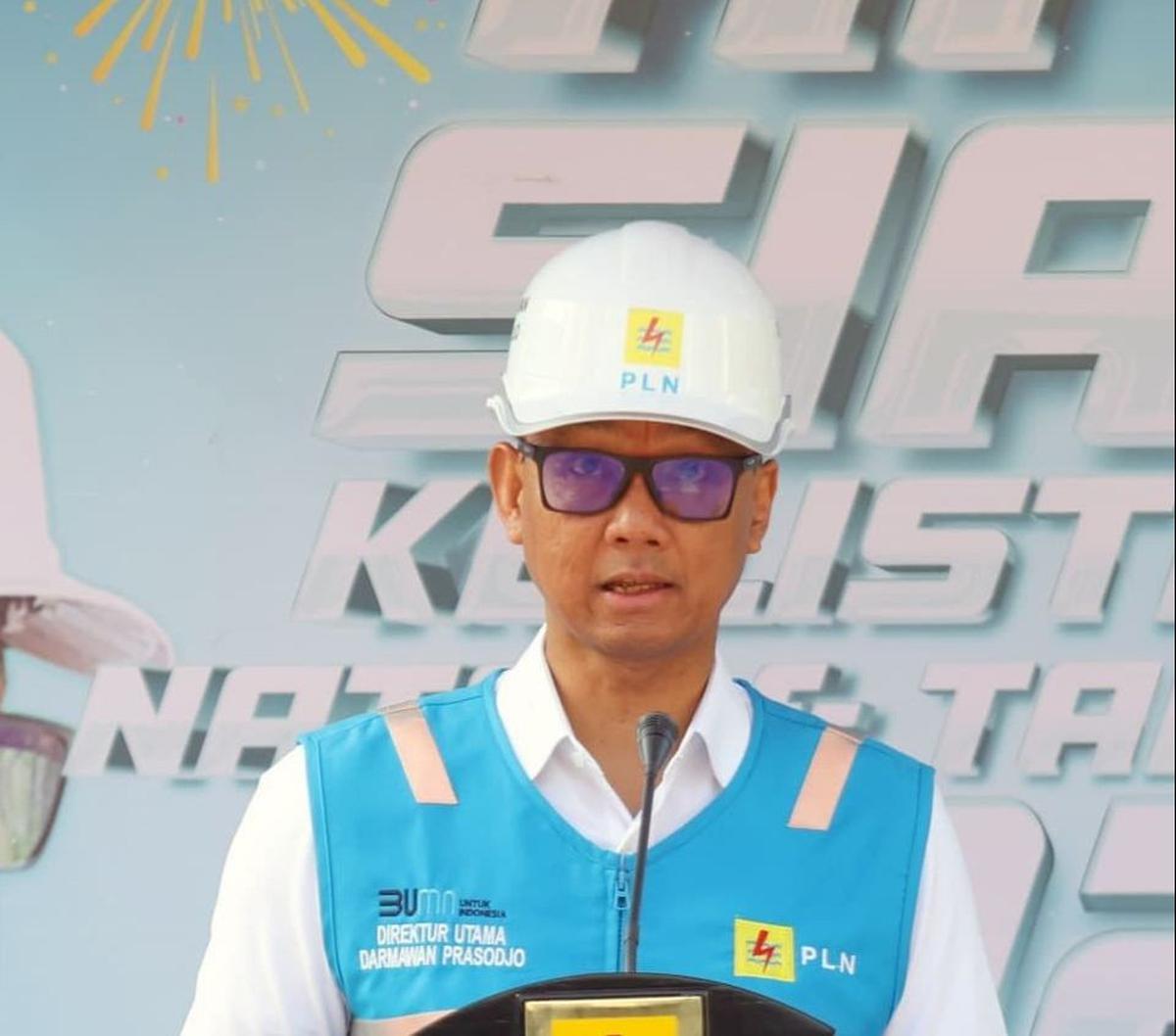 "Ini yang jelas, satu, BBM ada sebagian yang diimpor, kalau ini semuanya produk dalam negeri," kata Darmawan.