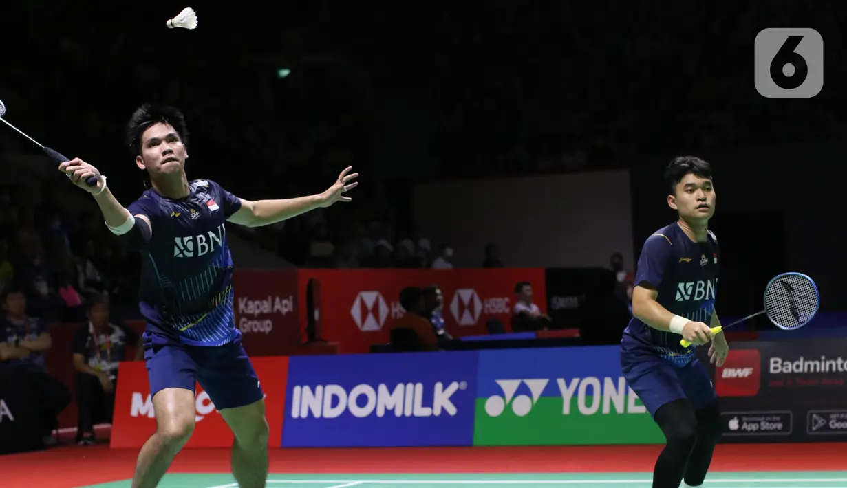 Dengan kemenangan ini, Leo/Danie melangkah ke perempatfinal Indonesia Open 2023. (Liputan6.com/Helmi Fithriansyah)
