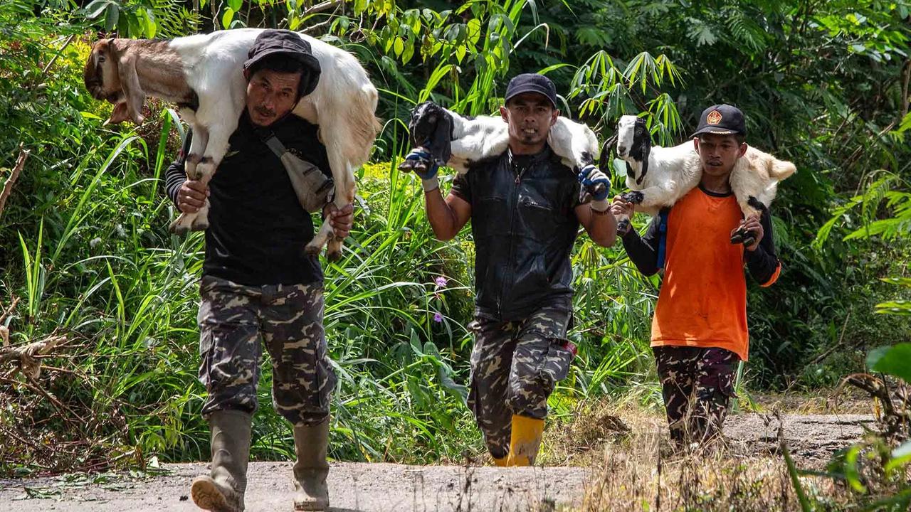 FOTO: Longsor Banjarnegara, Evakuasi Korban Terkendala Kondisi Tanah Masih Labil
