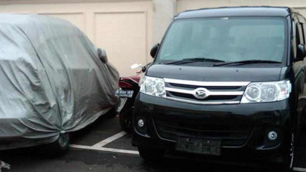 Daihatsu Luxio yang ditabrak BMW X5 (sumber: istimewa)