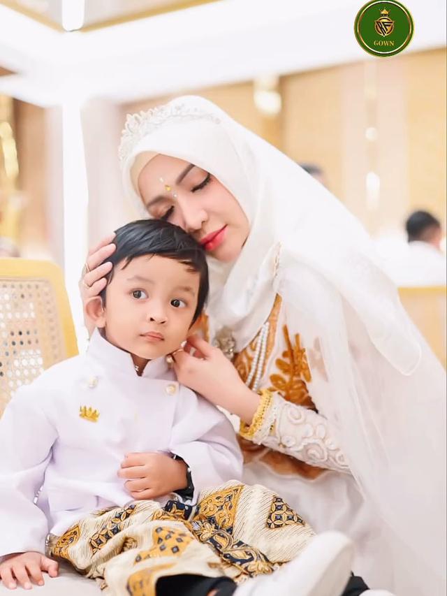 Potret Sulthan Anak Roro Fitira yang Makin Besar Makin Tampan (instagram/roro.fitria1989, instagram/rfm_baby_sulthan)