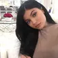 Tentu saja hal itu tidak mudah karena siapa pula yang ingin merasa tidak nyaman saat berada di rumah sendiri? (instagram/kyliejenner)