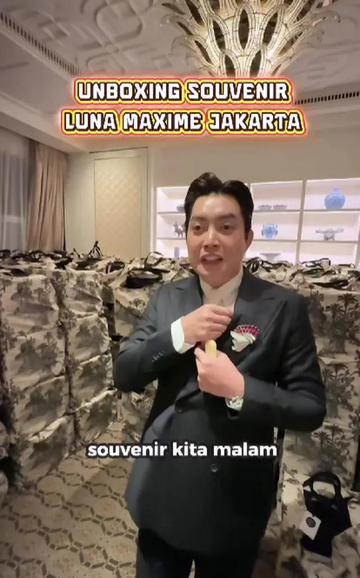 Intip Detail Souvenir Resepsi Luna Maya dan Maxime di Jakarta, Ada Mesin Kopi hingga Skincare
