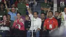 Presiden Jokowi (tengah), Ibu Iriana, Wiranto, Imam Nahrawi dan Puan Maharani saat menyaksikan Final Bulutangkis Beregu Putra Asian Games 2018 antara Indonesia melawan China di Jakarta, Rabu (22/8). (Liputan6.com/Helmi Fithriansyah)