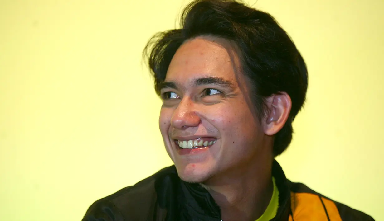 "Cukup susah karena dia nyablak juga dan dia main perkusi. Jadi itu tantangan buat gue," kata Adipati Dolken di XXI Epicentrum, Kuningan, Jakarta Selatan, Rabu (24/1/2018).  (Nurwahyunan/Bintang.com)