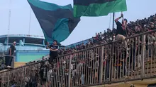 Kelompok suporter ultras PSS, Brigata Curva Sud (BCS), kembali hadir di Stadion Maguwoharjo, Sleman, dalam laga melawan Badak Lampung FC, Selasa (3/12/2019). (Bola.com/Vincentius Atmaja)