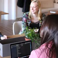 (unsplash.com/@cowomen)