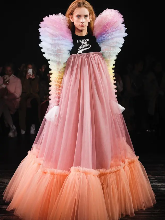 Gaun Meme Viktor and Rolf di Paris Haute Couture Fashion Week Spring/Summer 2019