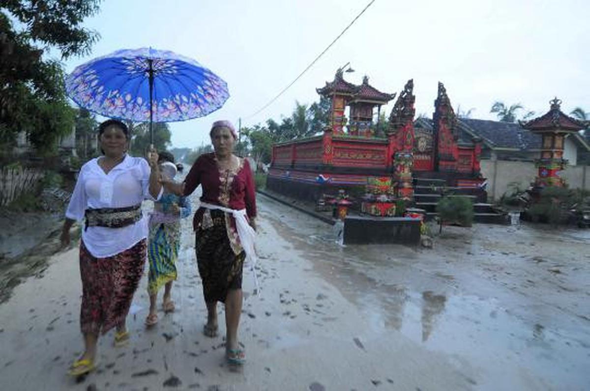 Kemenpera beri santunan warga korban bentrokan Lampung 