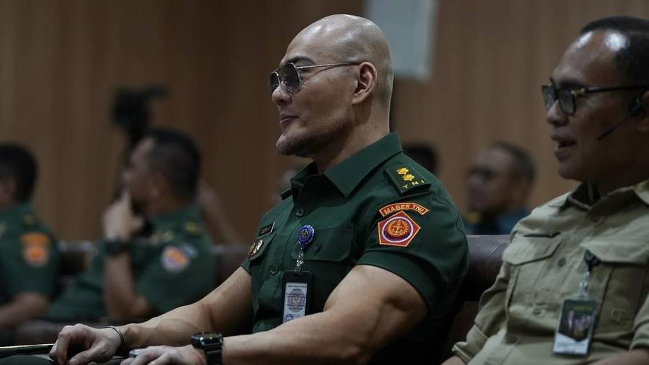 Deddy pernah ber-statement bahwa tunjangan itu tidak akan dipakai dan dikembalikan kepada negar.