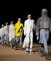 Dior pada [4/12] melangsungkan fashion show di Kairo, Mesir dengan latar Piramida Agung Giza.