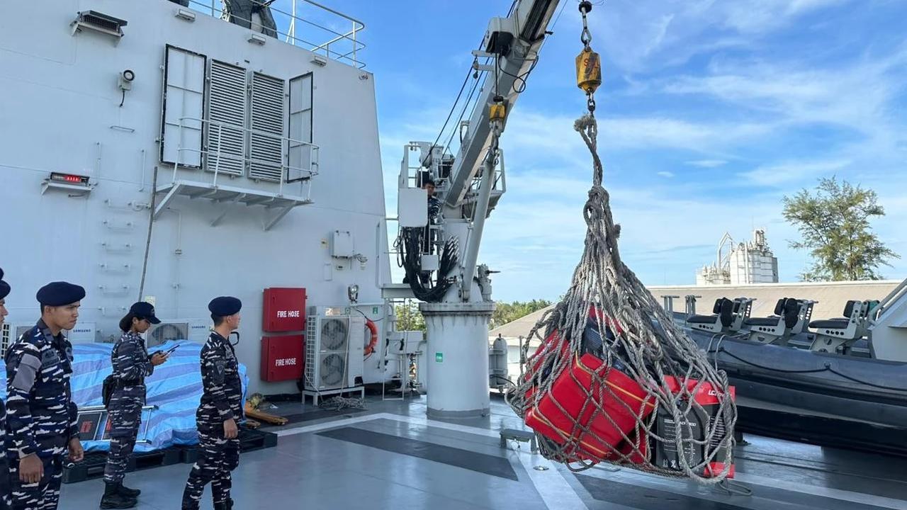 FOTO: TNI AL Bantu Normalisasi Listrik RSUD Aceh Timur