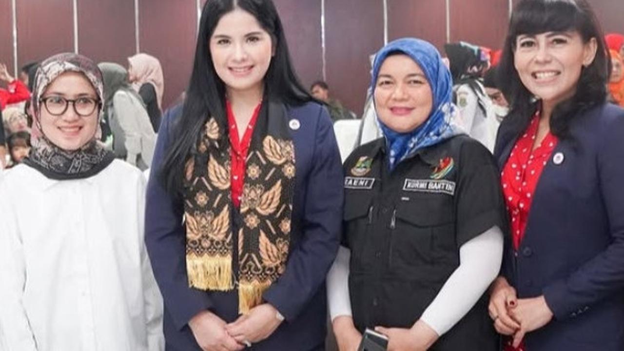 9 Outfit Istri Menteri ala Annisa Pohan, Elegan dan Berkelas
