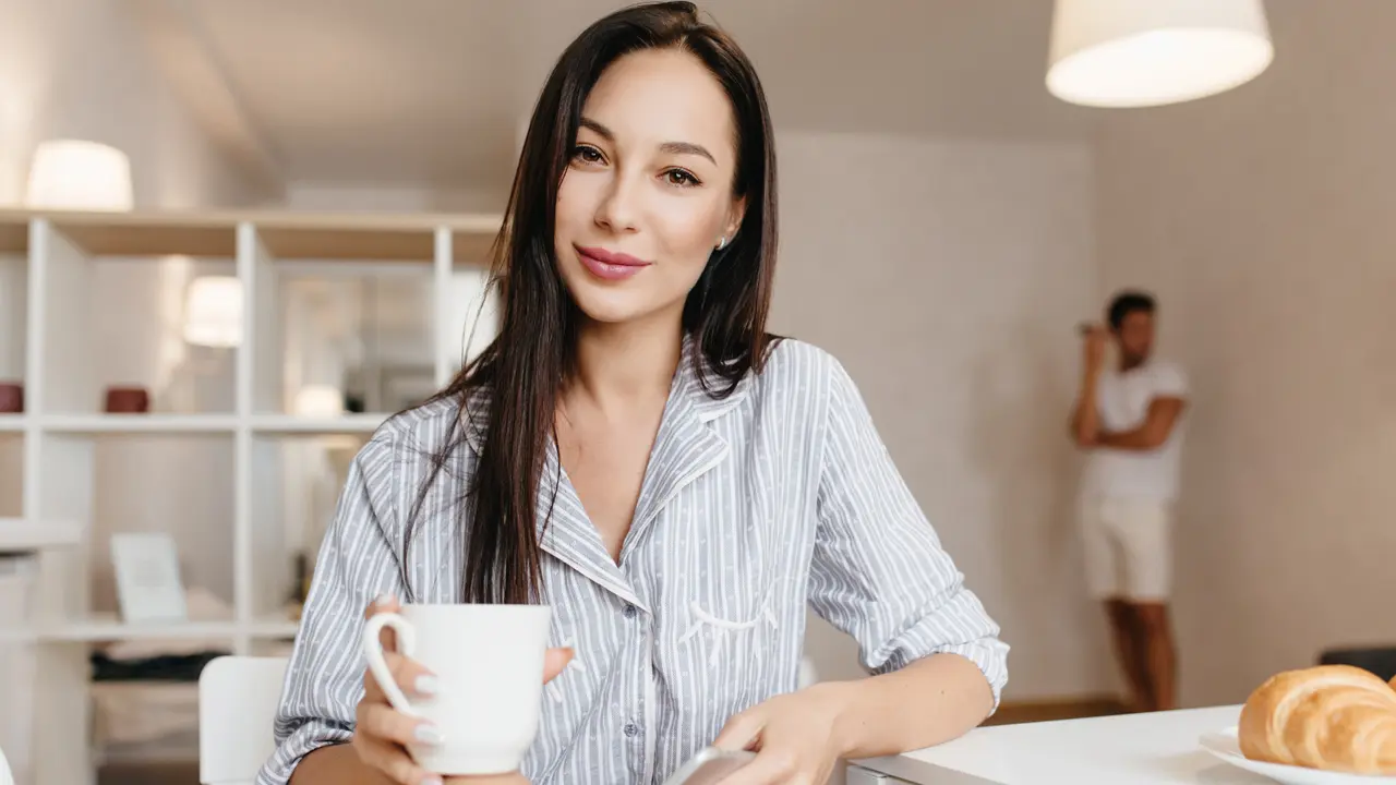 wanita january bahagia putus
