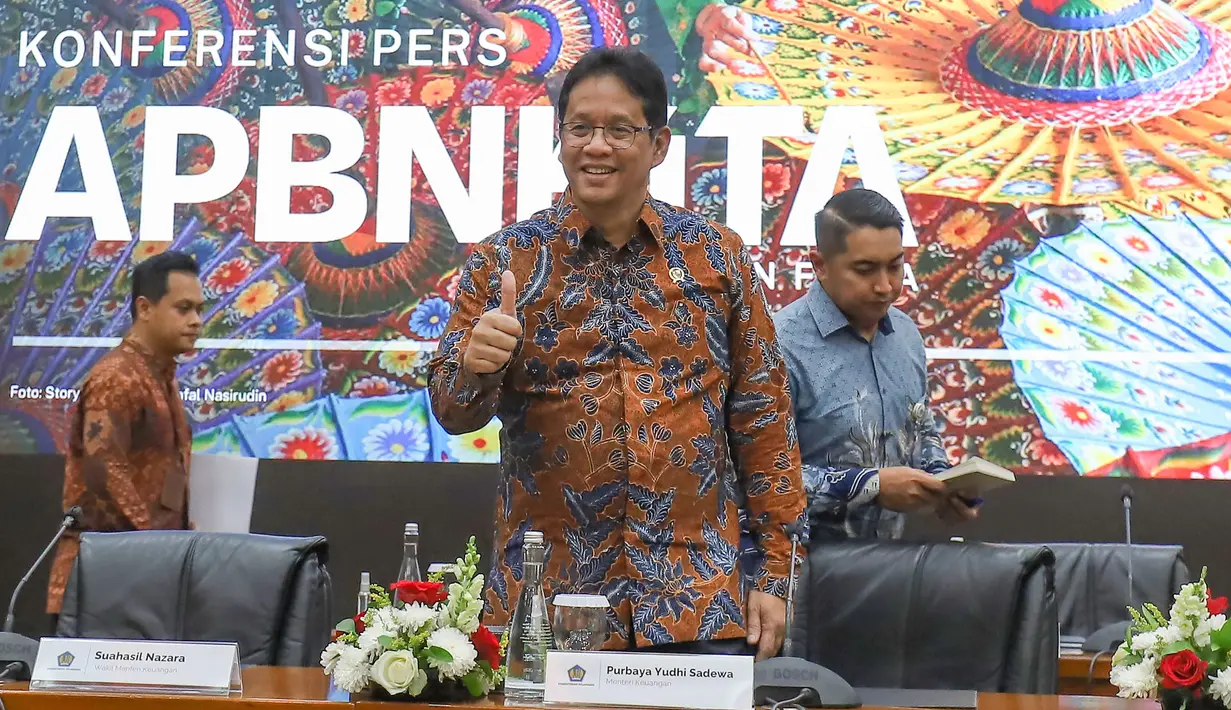 Menteri Keuangan (Menkeu), Purbaya Yudhi Sadewa membeberkan kinerja Pendapatan dan Belanja Negara (APBN) per September 2025 di Kementerian Keuangan, Jakarta, Selasa (14/10/2025). (merdeka.com/Arie Basuki)