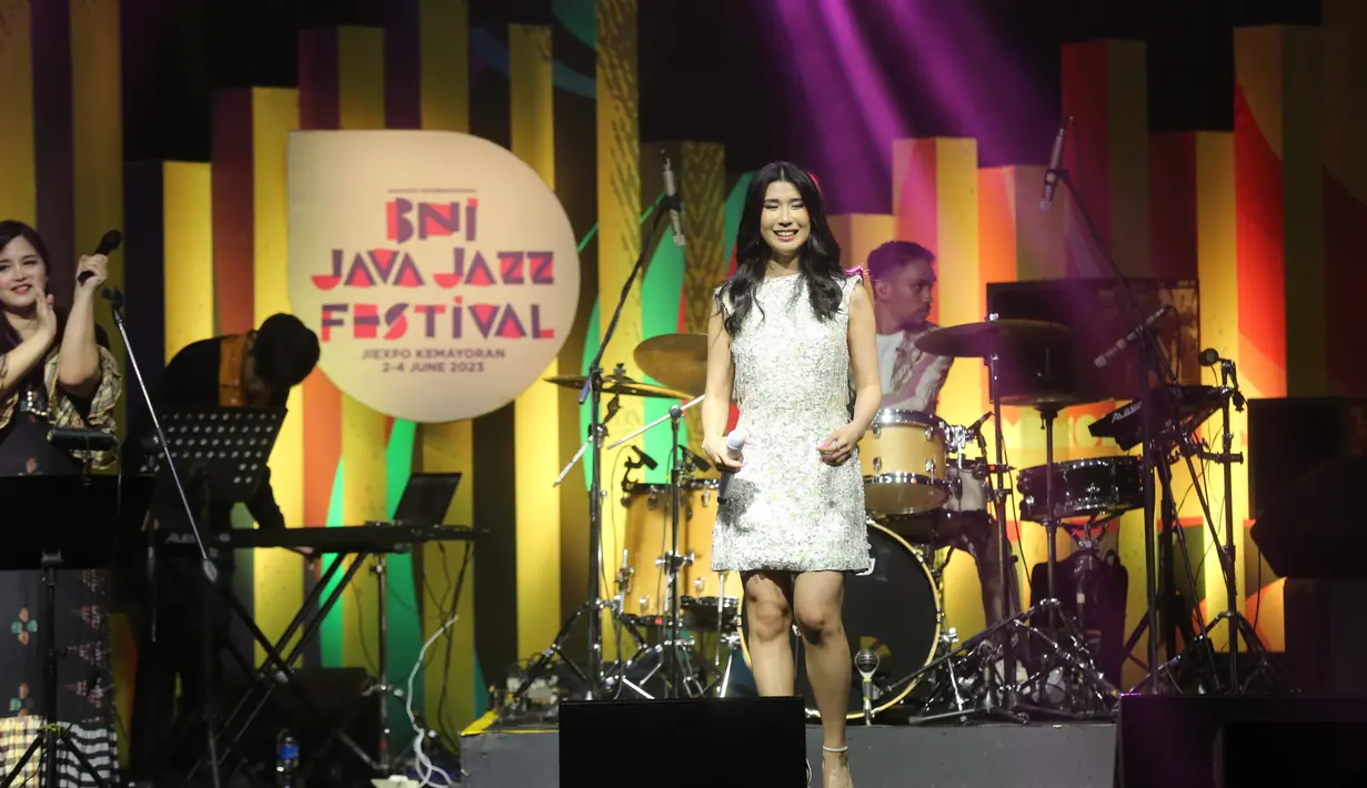 Tahun ini BNI Java Jazz Festival 2023 melibatkan lebih dari 100 musisi dari dalam dan luar negeri. Christie menjadi salah satu dari musisi muda yang dilibatkan sebagai bentuk komitmen penyelenggara untuk memperkenalkan musik jazz ke generasi kekinian. [Foto/Adrian Utama Putra]