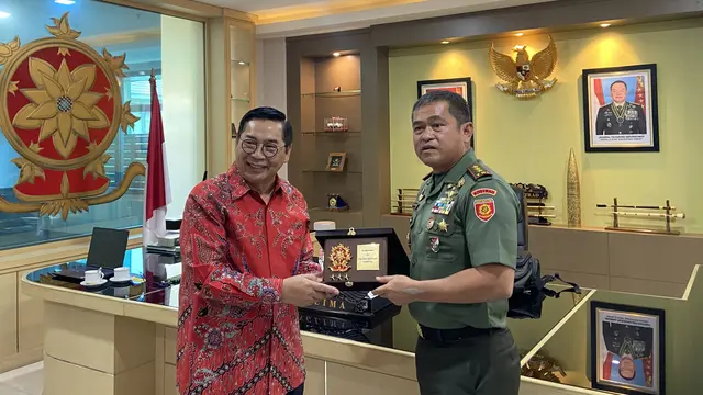 Pimpinan SCM Group Silaturahmi ke Markas Pangkostrad Letjen TNI Maruli Simanjuntak