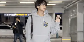 Usai konser di Singapura, Mingyu Seventeen bersiap untuk hadiri show Dior di Bangkok [Dior]