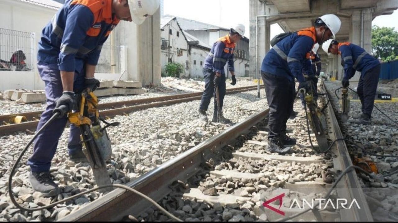 KAI Intensifkan Perawatan Jalur Rel untuk Matangkan Angkutan Lebaran 2026