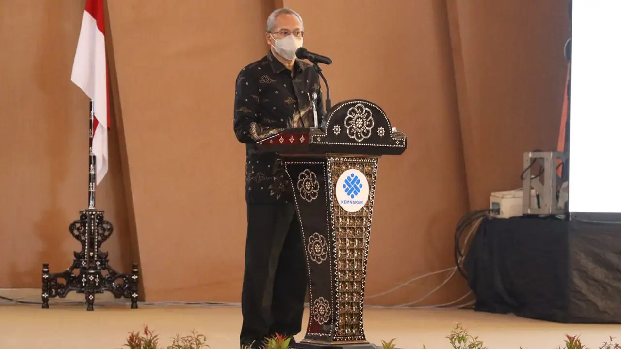 Dirjen Pembinaan Pelatihan Vokasi dan Produktivitas (Binalatvoktas) Kemnaker, Budi Hartawan, pada acara Penandatanganan Nota Kesepakatan Kerja Bersama dan Penyerahan Lahan Hibah di BLK Lombok Timur