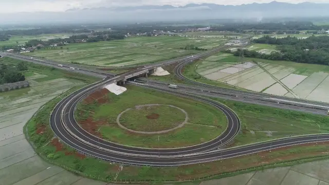 Tarif empat ruas Jalan Tol Trans Jawa yang dikelola oleh anak usaha PT Jasa Marga (Persero) Tbk dan Waskita Toll Road akan naik pada 19 Agustus 2021. (Dok Jasa Marga)