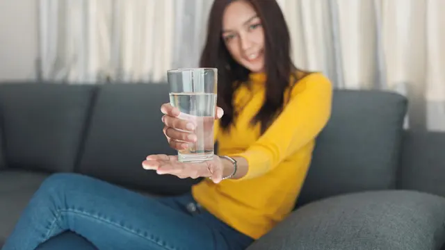 Kenali 7 Manfaat Penting Minum Air Putih yang Cukup untuk Kesehatan Tubuh