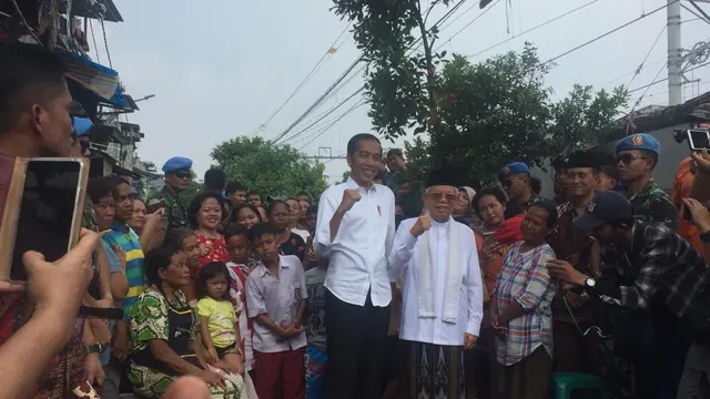 Capres Jokowi dan Cawapres Ma'ruf Amin di Kampung Deret, Johar Baru, Jakarta Pusat, Selasa (21/5/2019)