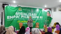 Anggota Majelis Permusyawaratan Rakyat (MPR RI), Siti Mukaromah, dalam kegiatan Sosialisasi Pancasila, Bhinneka Tunggal Ika, Negara Kesatuan Republik Indonesia (NKRI) dan Undang-undang Dasar 1945, di Banyumas, Sabtu (24/11) (Istimewa)