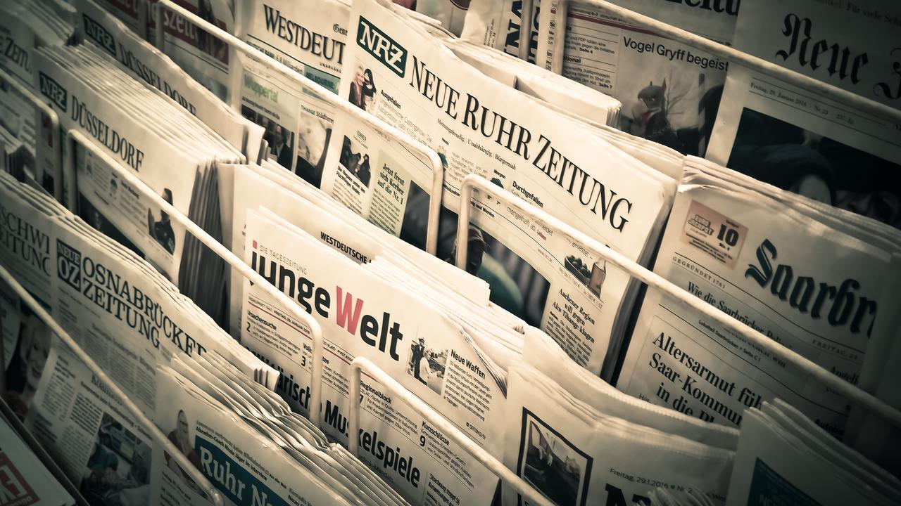 Ilustrasi Media Massa, Surat Kabar, Medai.