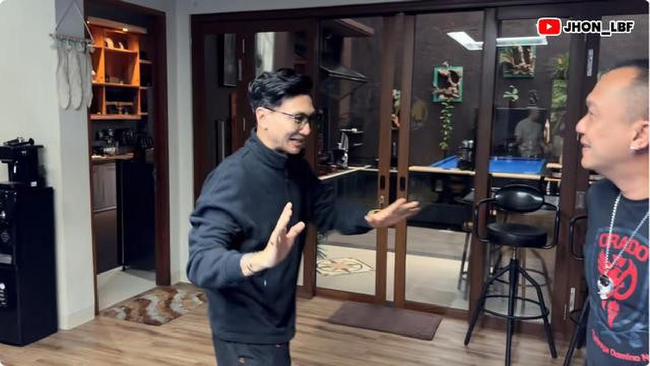 6 Potret Dapur Rumah Anji Manji dengan Konsep Open Space dan Bernuansa Kayu