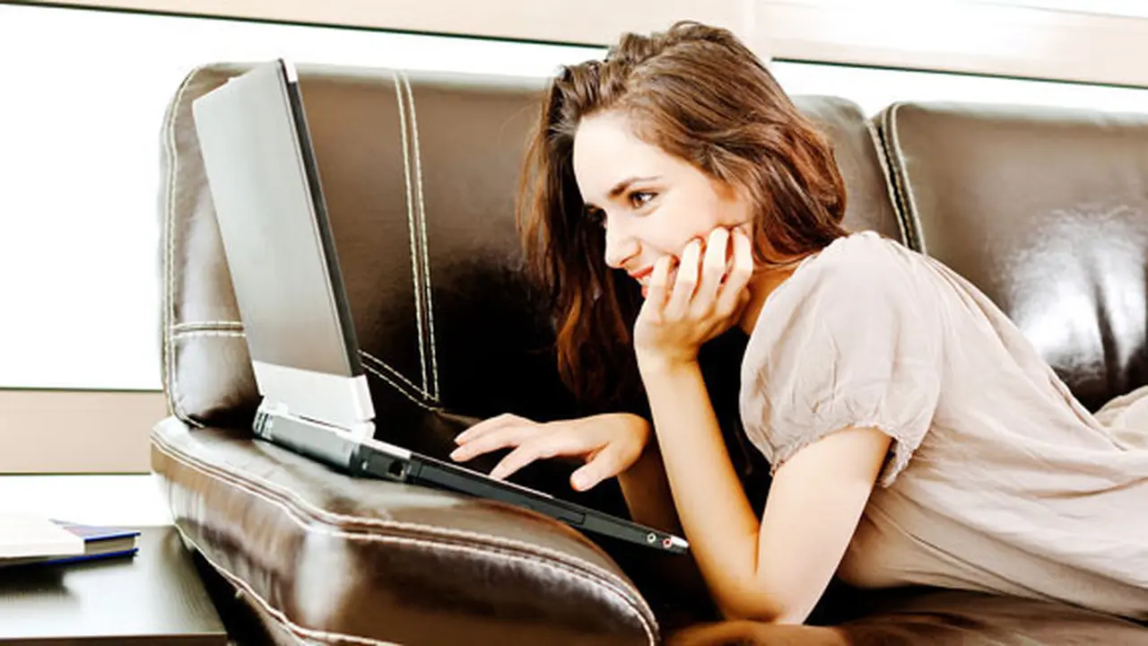 (c) shutterstock