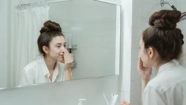 Gentle Exfoliation di Pagi Hari Sebagai Kunci Kulit Sehat