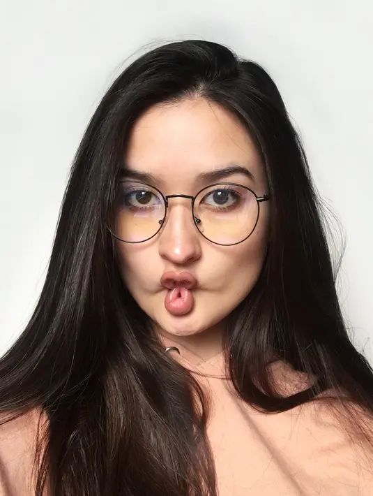 (Instagram/stephaniepoetri)