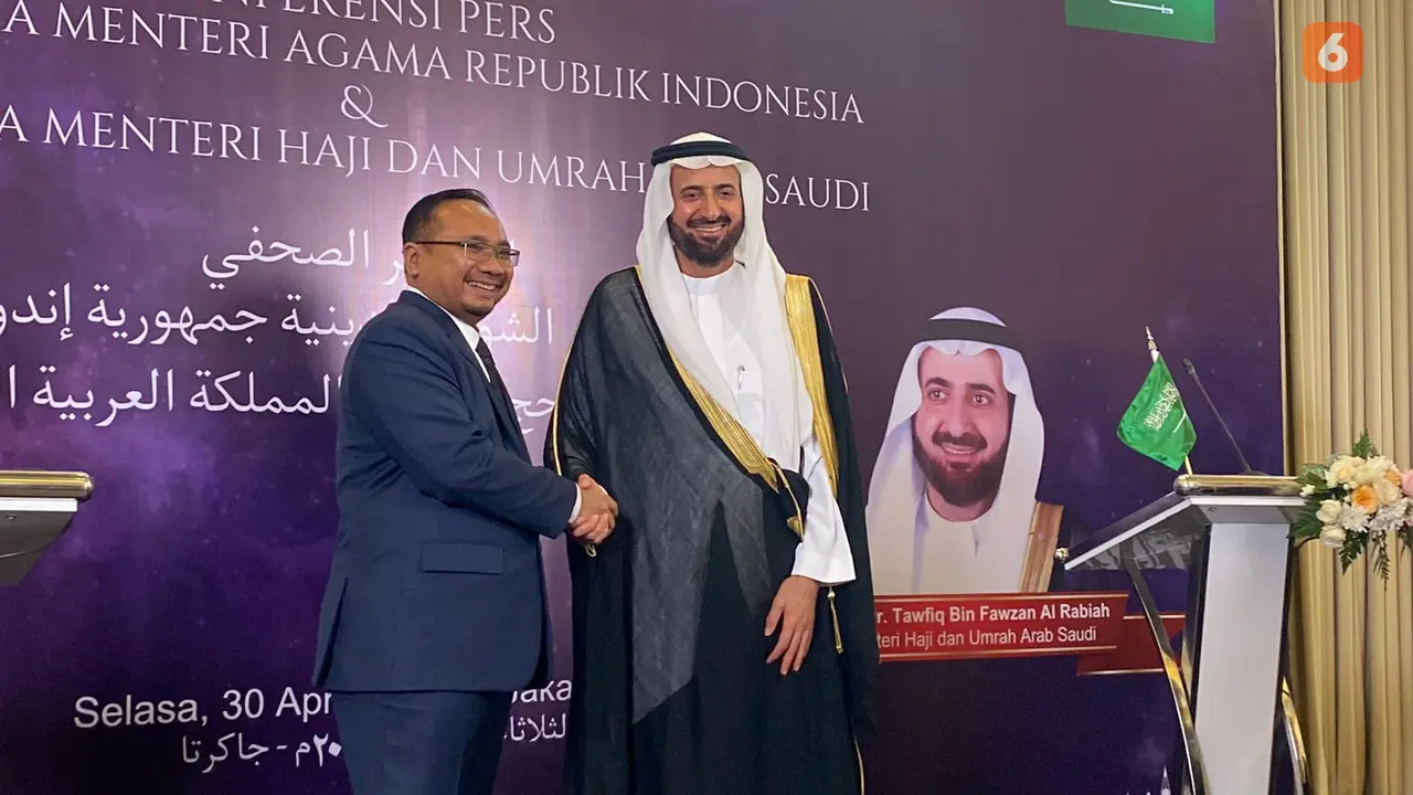 K.H. Yaqut Cholil Qoumas (Menteri Agama Republik Indonesia)  dan H.E. Dr. Tawfiq bin Fawzan Al Rabiah (Menteri Haji dan Umrah Arab Saudi)