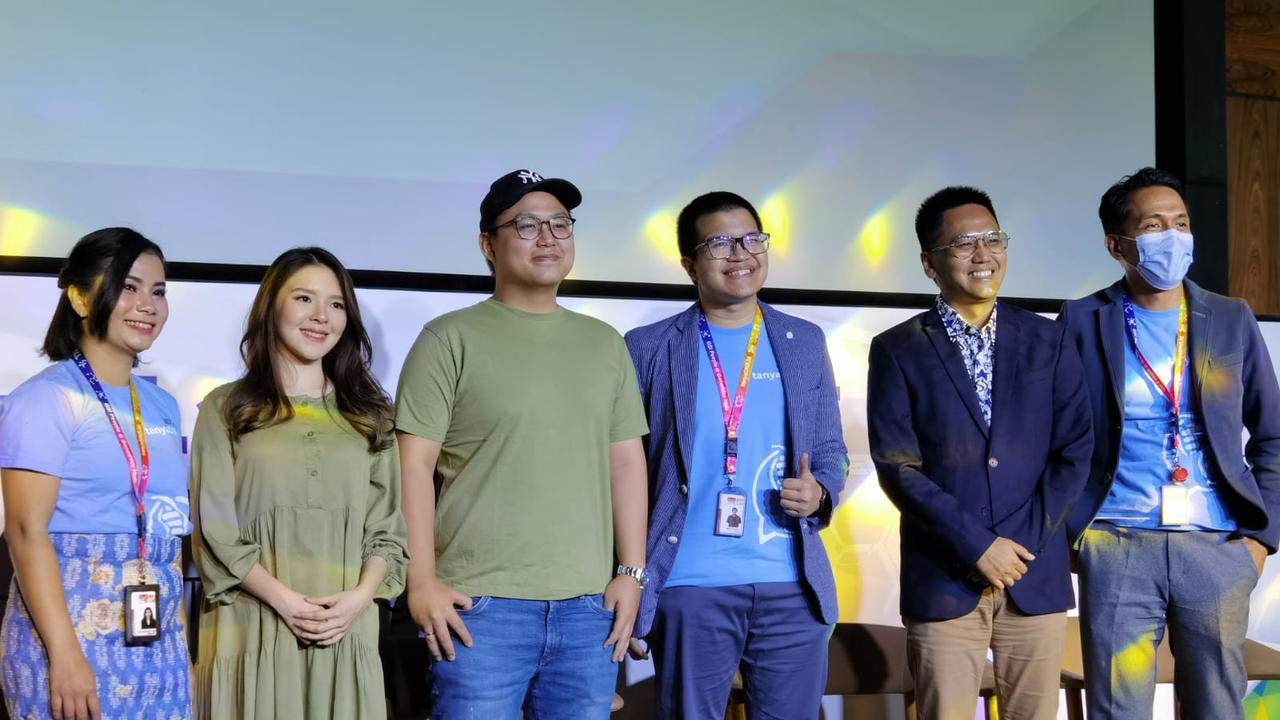 Pasangan food vlogger Indonesia, Kenneth Chandra dan Gratiana Lianto. (IST)