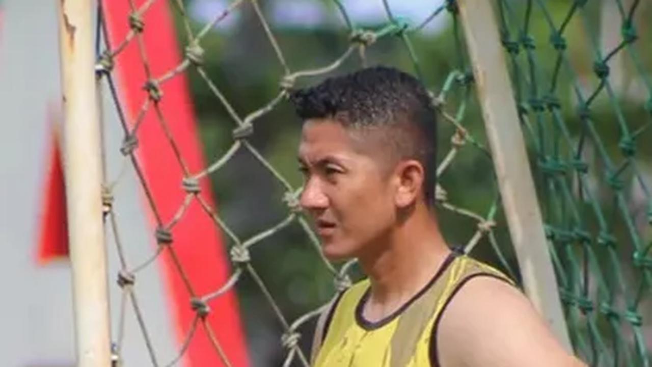 Dhuha Tonjolkan Kulit Eksotisnya Saat Main Sepak Bola<br>