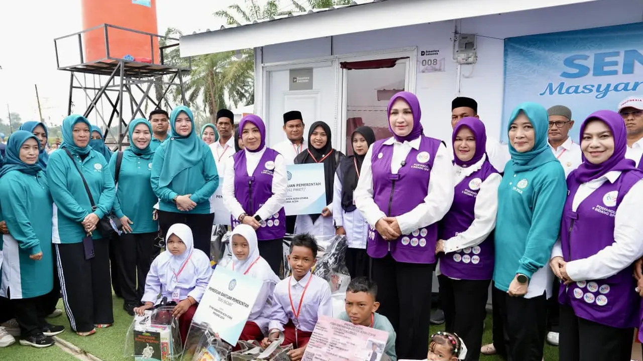 Tri Tito Karnavian salurkan bantuan sosial dan kegiatan senam sehat bersama anak-anak di Huntara Desa Tanjung Dalam Selatan, Kecamatan Langkahan, Kabupaten Aceh Utara, Rabu (29/4/2026)