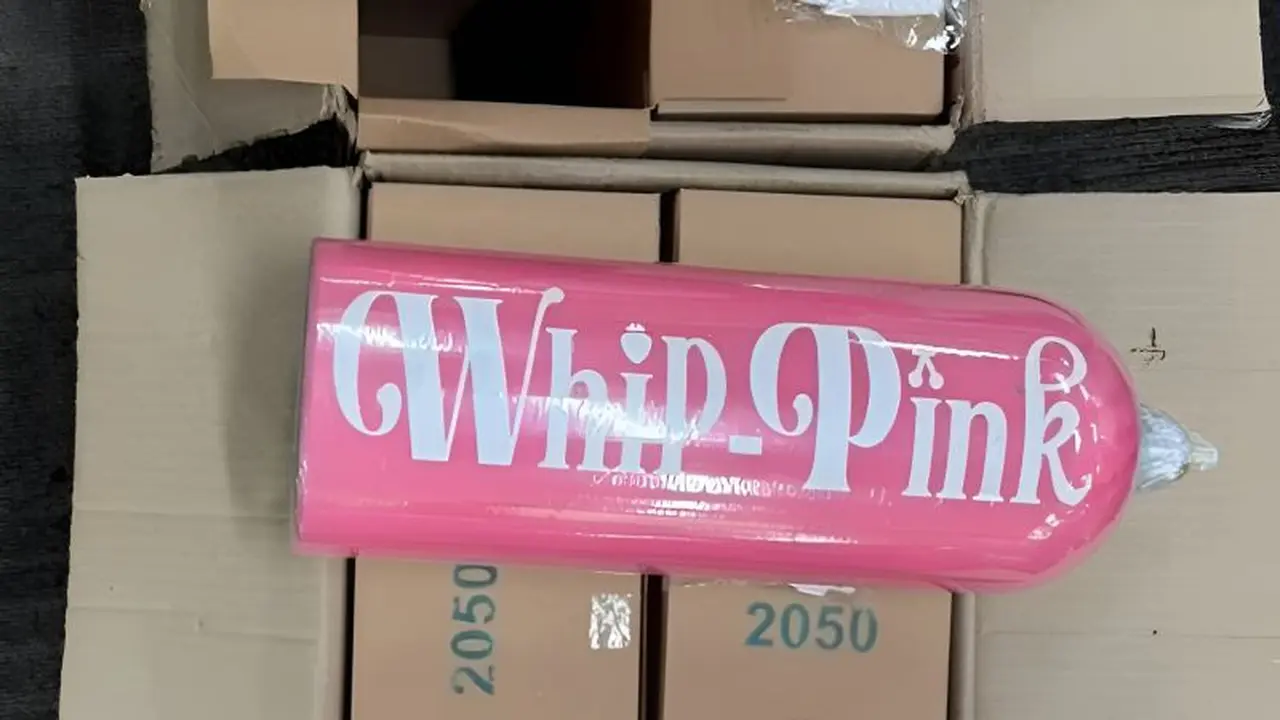 Botol Whip Pink yang disita Dittipidnarkoba Bareskrim Polri dalam kasus penggunaan gas N2O ilegal (Istimewa)