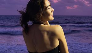 Potret Artis Pilih Liburan di Pantai Bali Akhir Tahun 2025 (Foto: IG/gisel_la)