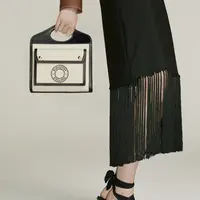 The Pocket Bag Burberry (Dok. Burberry)