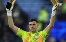 Emiliano Martinez ke MU: Solusi Cerdas atau Kesalahan Besar? Ini Analisis Lengkapnya