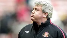 Ekspresi manajer Sunderland Steve Bruce sebelum laga lanjutan EPL melawan Blackburn Rovers di Stadium of Light, Sunderland, 1 Januari 2011. AFP PHOTO / GRAHAM STUART