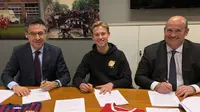 Frenkie de Jong, resmi pindah dari Ajax ke Barcelona. (FC Barcelona)
